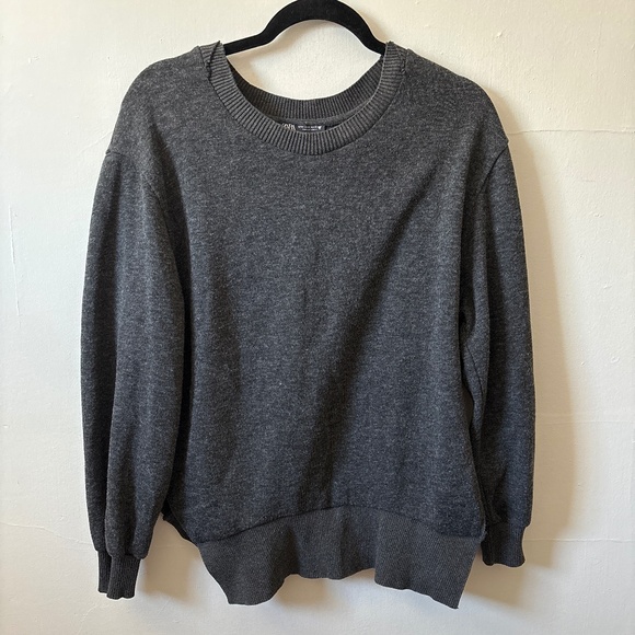 Zara Sweaters - Zara long sleeve sweater